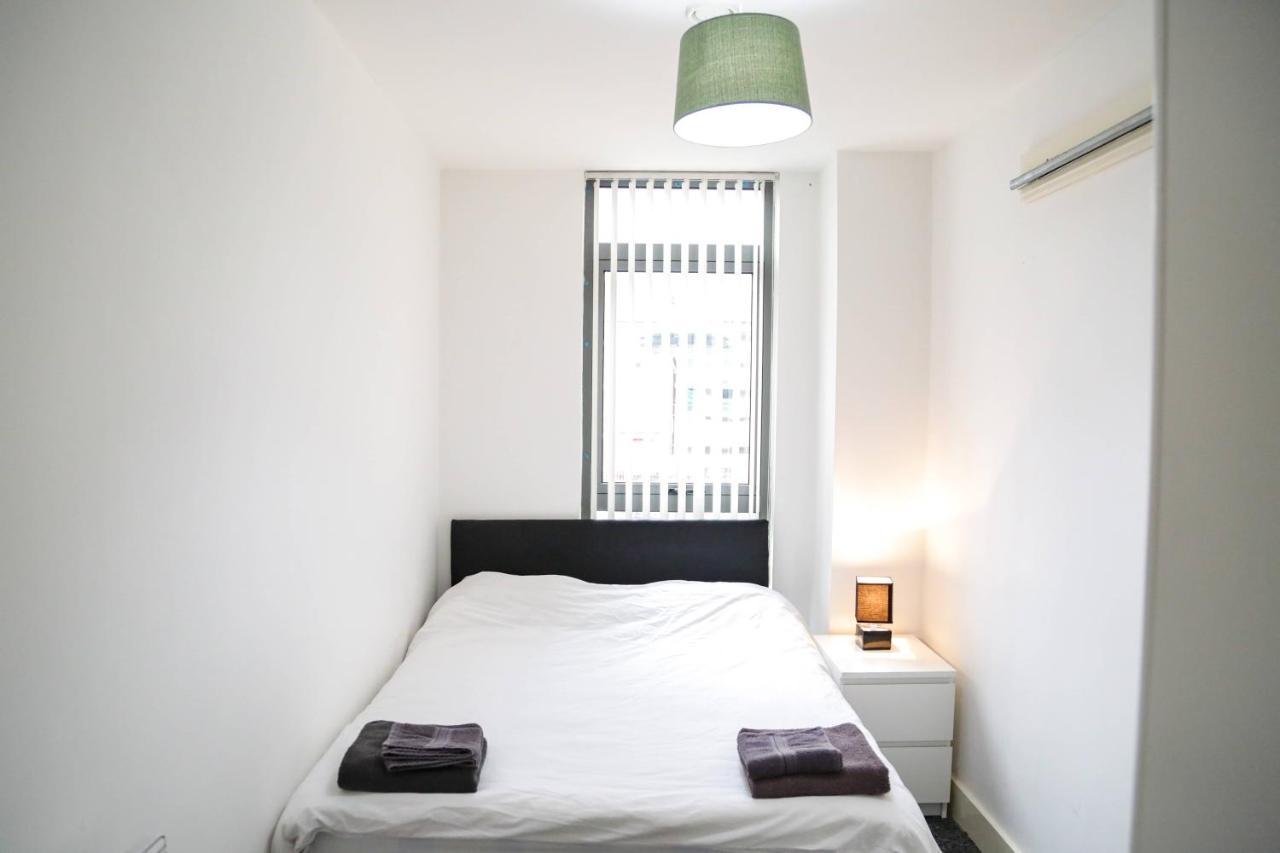 Serviced Apartment In Liverpool City Centre - Free Parking - Balcony - By Happy Days Exterior photo